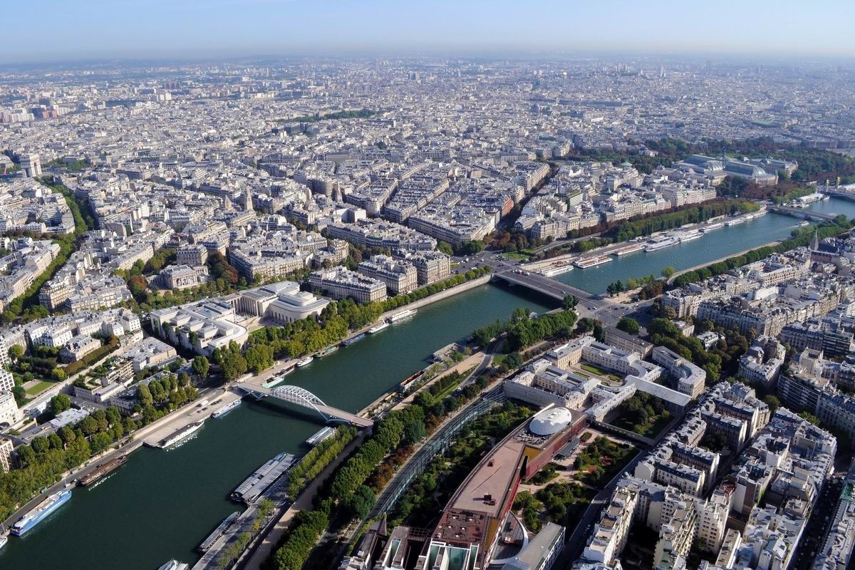 Louer un autocar avec chauffeur en région parisienne